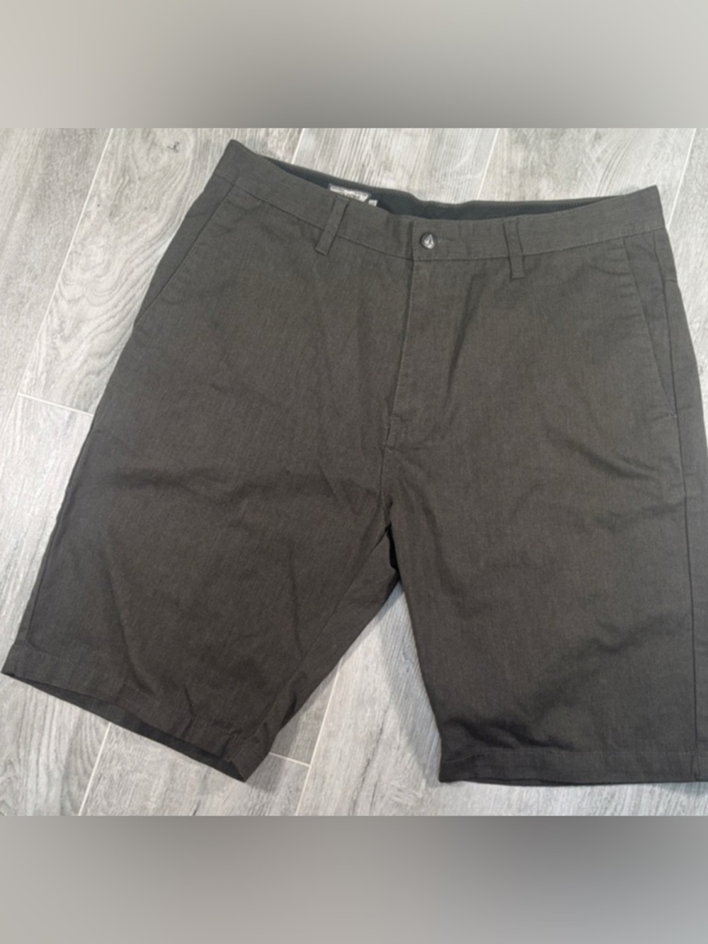 Volcom Men’s Shorts Size 36 Charcoal Gray Chino Casual Flat Front 10.5” Inseam